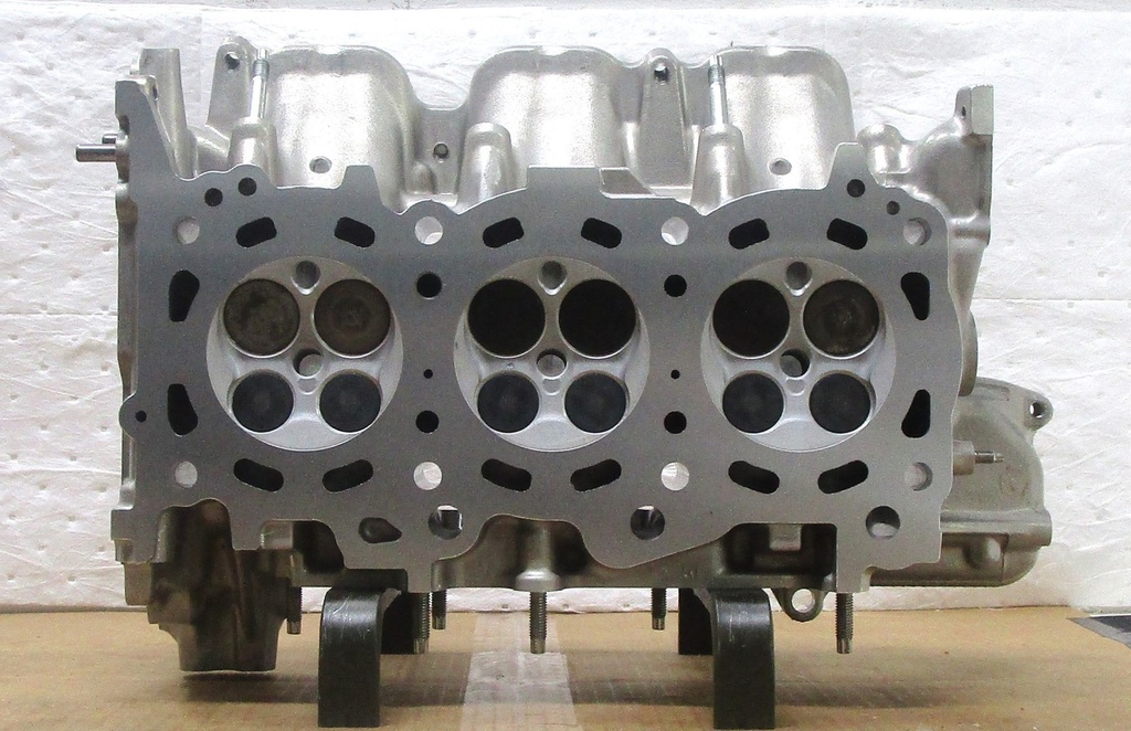 2006-2015 Reconditioned Aluminum Cylinder Head For Lexus IS250 2.5L/2499 CID V6, 24 Valve DOHC. ( RIGHT ) Valves and Springs Only, Casting # 4GR-RH, 4GRFSE, 2859R ( $100.0 Core Charge ) This is a Used casting so there are visible chips and scratches but they will not affect the performance of the cylinder head. Please ask for shipping information.