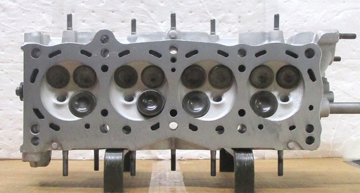 [3K007WC] 1984-1987 Reconditioned Aluminum Cyilinder Head For Honda 1.8L/1829 CID L4, 12 Valve SOHC ( IN LINE ) Casting # PC7C, A18A1 & ET2, 2514, 2562, Compatible With : Prelude, ( $100.0 Core Charge ) this is a Used casting so there are visible chips and scratches but they will not affect the performance of the cylinder head. C.H.E will provide Return Core label, please ask for shipping information.